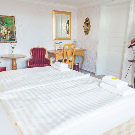 Romantisches Hotel Zur Traube Schwerin Schwerin  Quarto foto